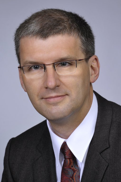 Portrait: Prof. Dr. Georg Mols
